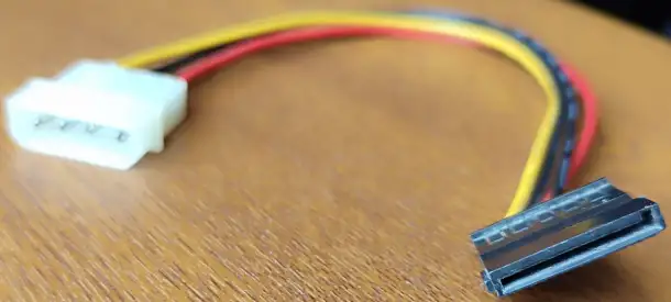 Переходник Molex-SATA, фотография 3