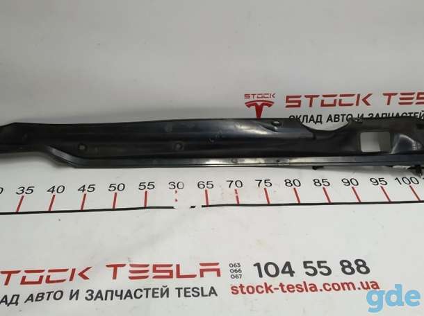 Зап. части для авто Tesla. Накладка двери крышки багажника левая (под датчик прижатия) Tesla model S, model S REST 60075, фотография 2