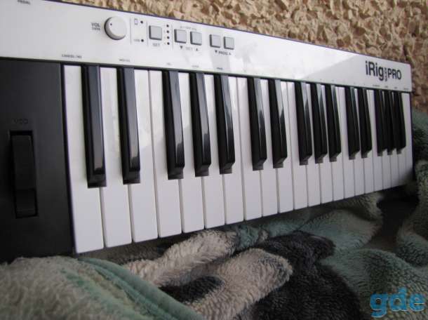 MIDI-клавиатура IK Multimedia iRig Keys Pro, фотография 1