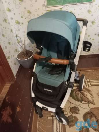 Продам детскую прогулочную коляску 