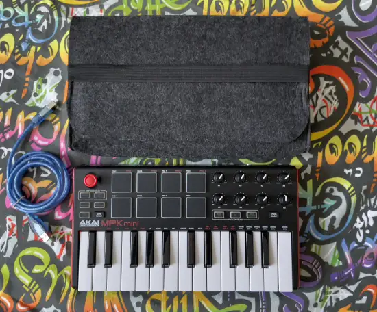 AKAI Pro MPK Mini MK2 MIDI-клавиатура, фотография 1