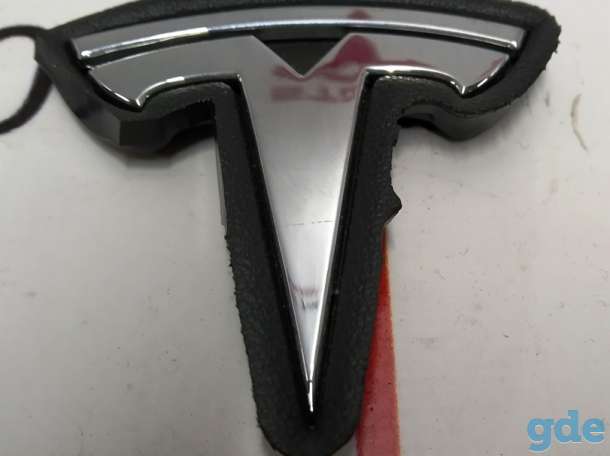 Зап. части для авто Tesla. Эмблема TESLA подушки безопасности водителя {MS_MX_MSR} 2463292-Z 2463292-Z TESLA Emblem Driv, фотография 1
