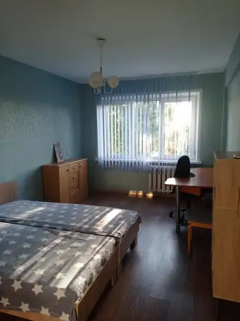 сдам трехкомнатную студентам по договору, Чкалова 16, фотография 1