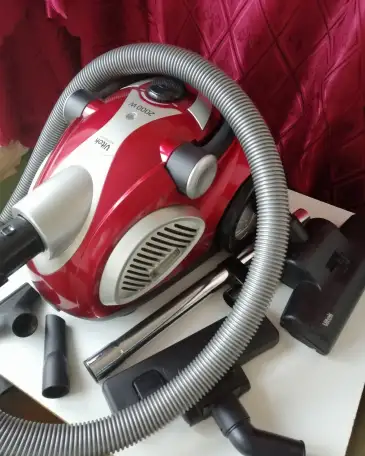 Пылесос камерный, циклонный Vitek VT-1829R в отличном состоянии, фотография 3