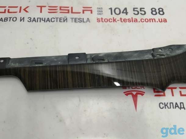 Зап. части для авто Tesla. Декоративная накладка центр. панели пасс. OBECHE GLOSS VERTICAL (с повреж.) Tesla model S 100, фотография 2