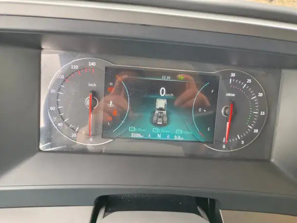 Новый тягач Dongfeng DFH4180, фотография 9
