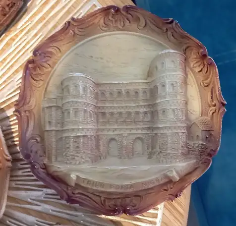 Сувенирная тарелочка Trier Porta Nigra из Германии, фотография 1