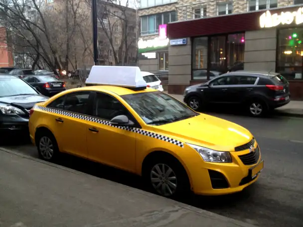 Установка лайтбоксов на такси, фотография 1