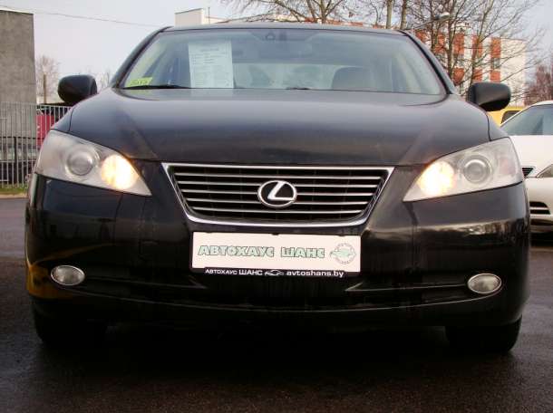 Ухоженный Lexus ES 350 салон с белой кожей, фотография 7