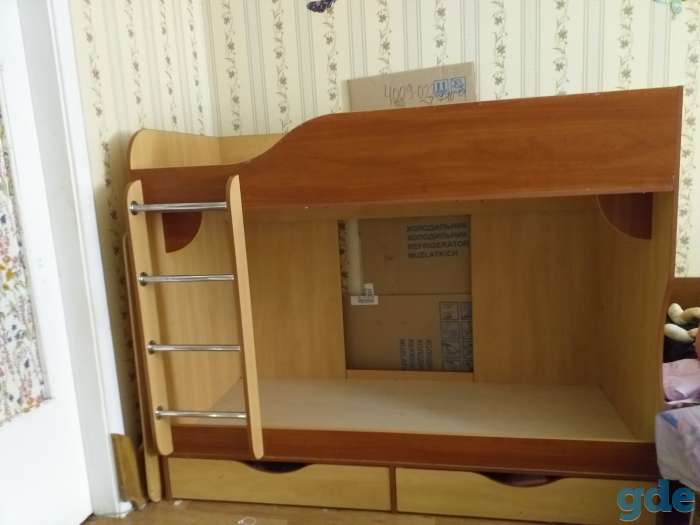Продам детскую двух ярусную кровать в хорошем состоянии , немного б/у, фотография 1