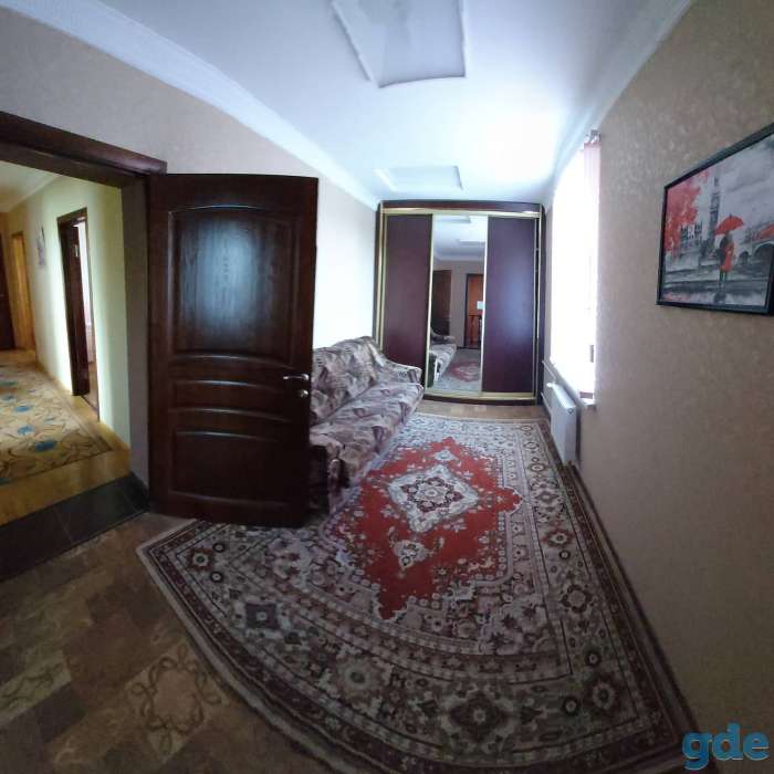 3х комнатная квартира на сутки в центре города, Риммы Кунько 5а, фотография 2