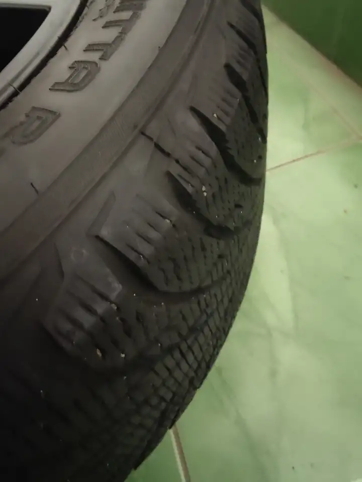 Dezent TE 177.5J  Nokian Tyres Hakkapeliitta R2, фотография 3