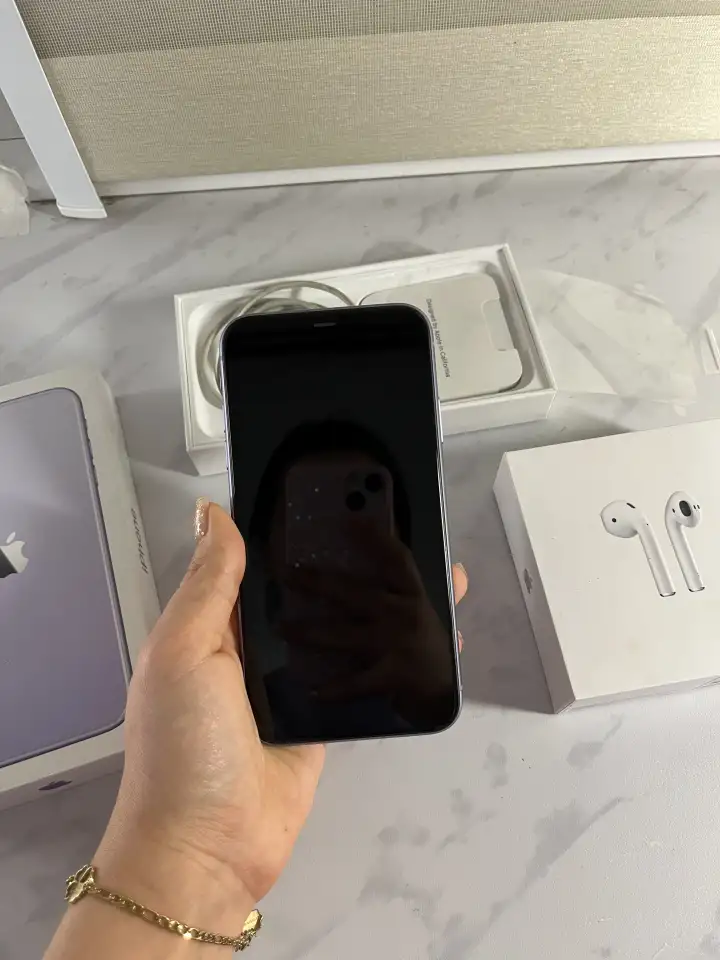 iPhone 11purple 128 gbAirPods, фотография 4