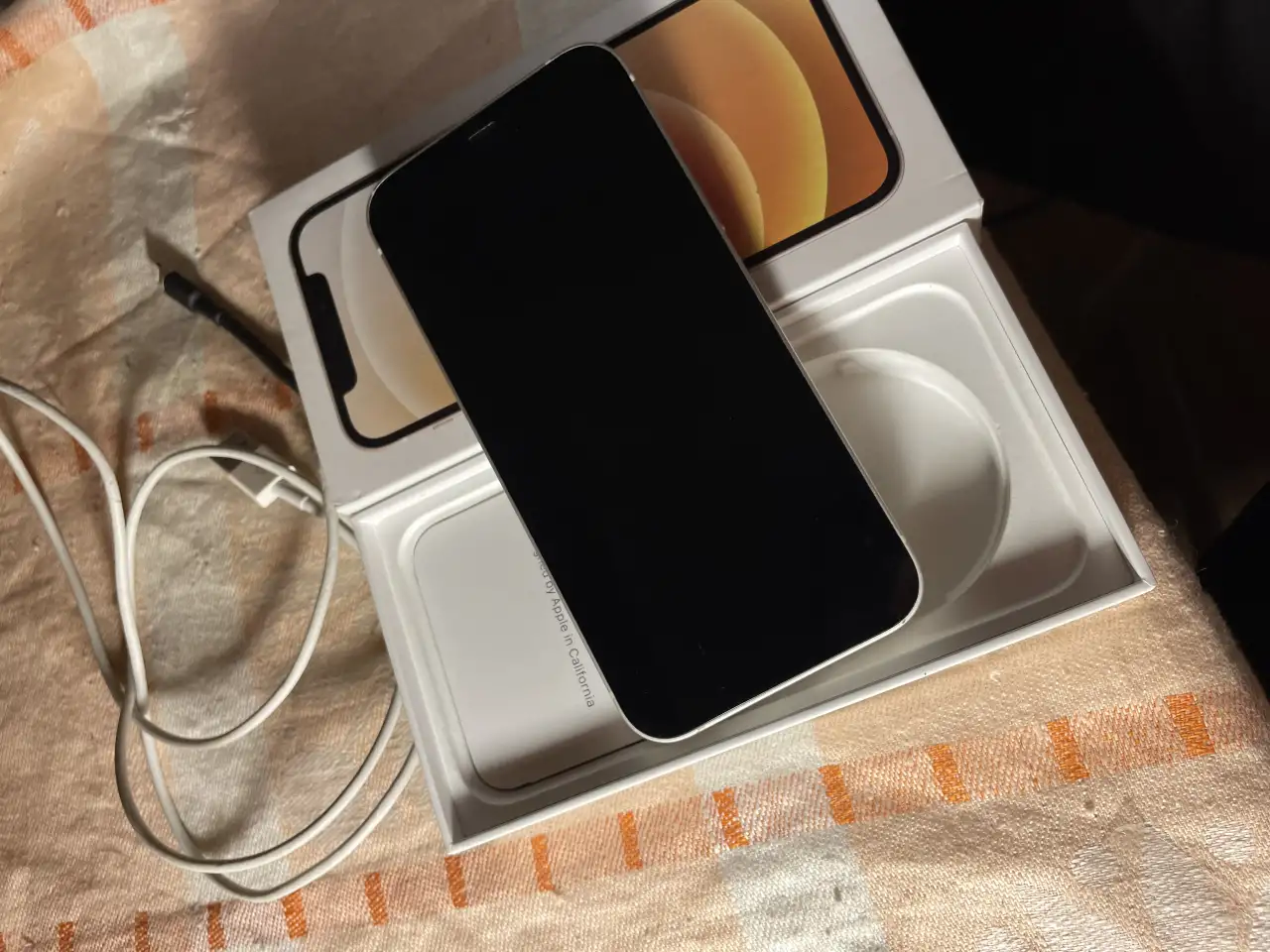 iPhone 12 64 ГБ, фотография 2