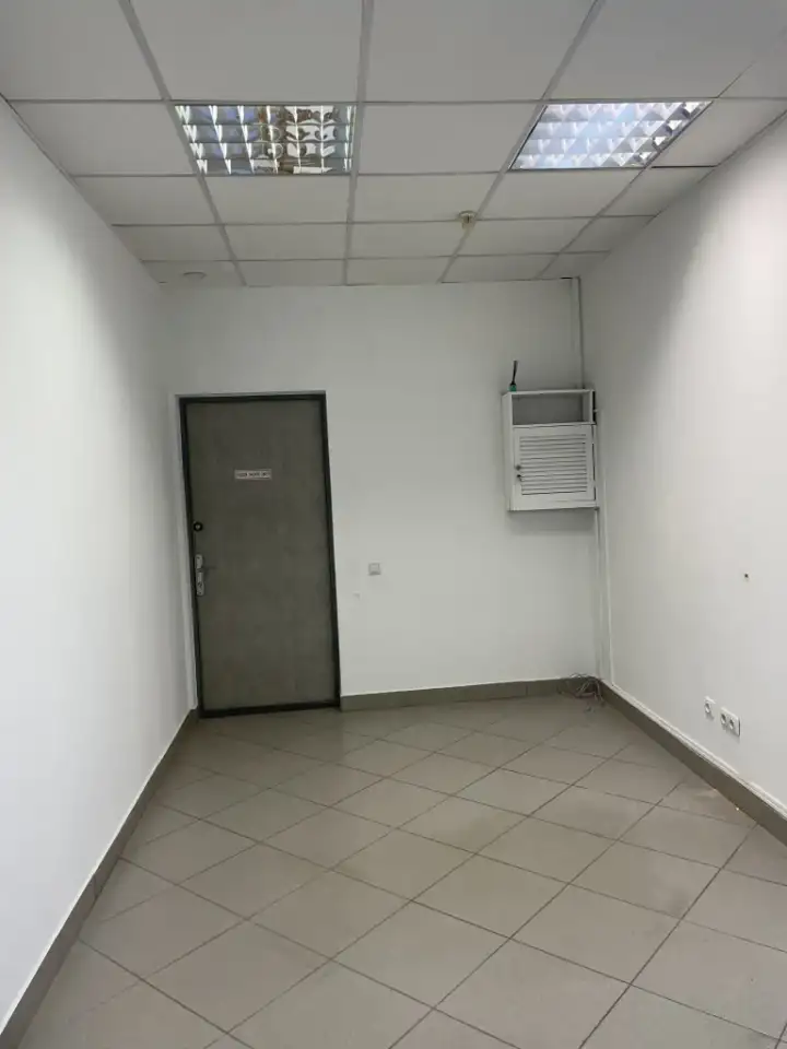 Сдам в аренду офисное помещение 15 м2, п-кт Дзержинского, 69, к. 2, каб.209, фотография 1