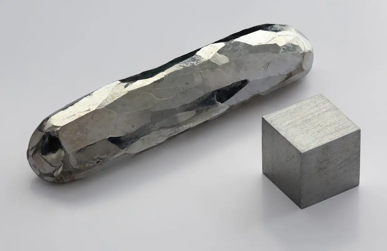 Кадмий 6, Тип: чушка; слиток; полоса..., Размер 1: 7,5-145 мм, Размер 2: 6-300 мм, L 0,22-0,5 мм, фотография 1