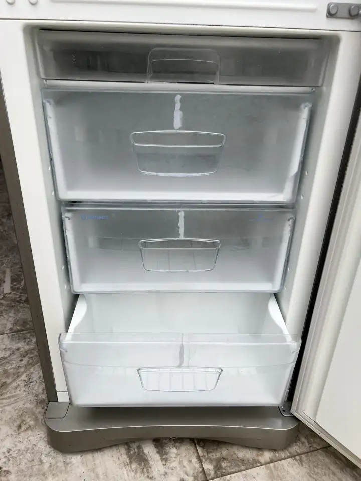 Холодильник Indesit 200 см. Доставка, фотография 11