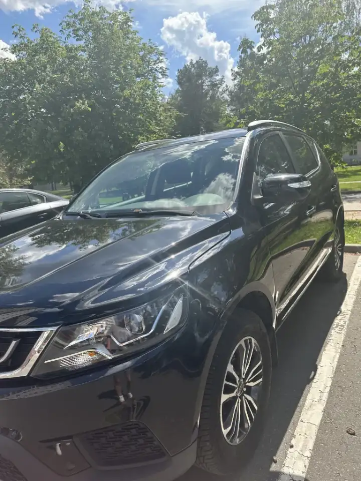 GEELY Emgrand X7, фотография 2