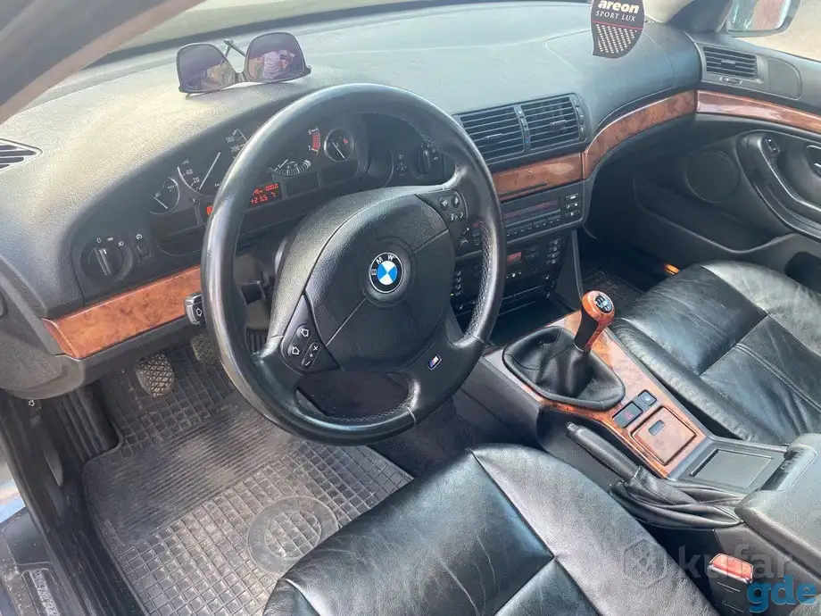 Автомобиль BMW 5-Series, фотография 2