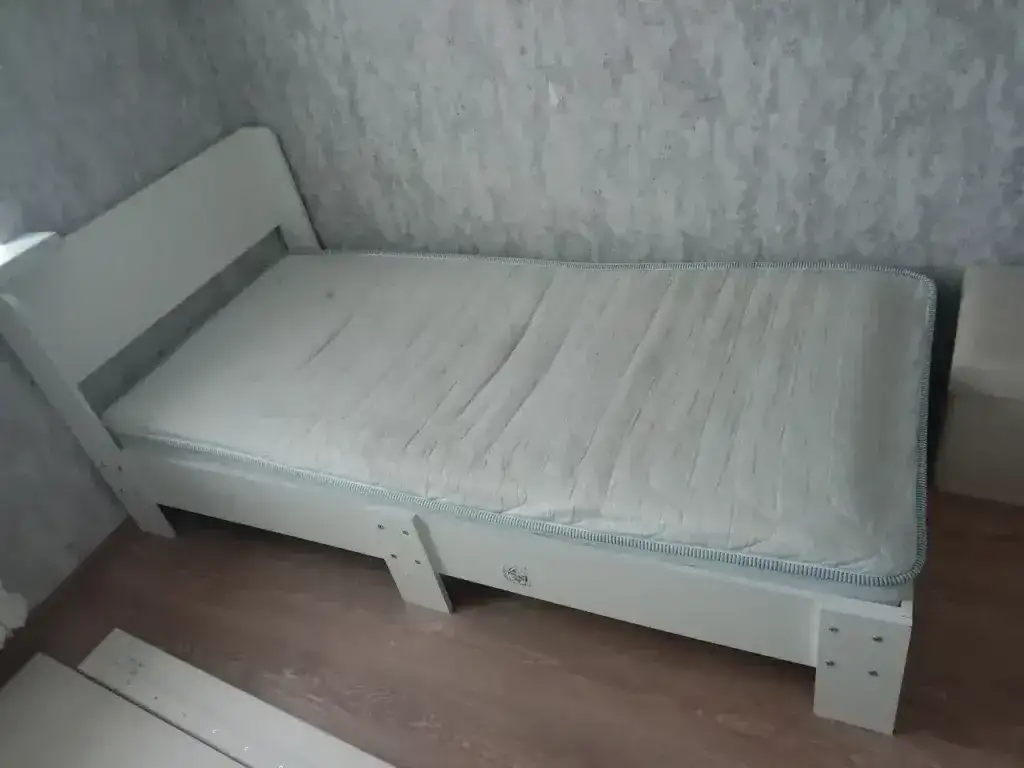 Продам кровать с матрасом, фотография 1
