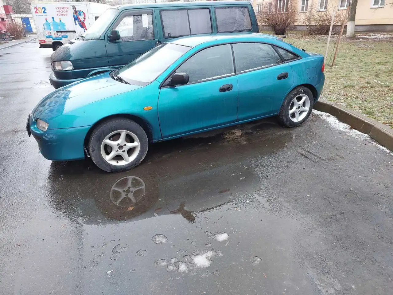 MAZDA 323F, фотография 8