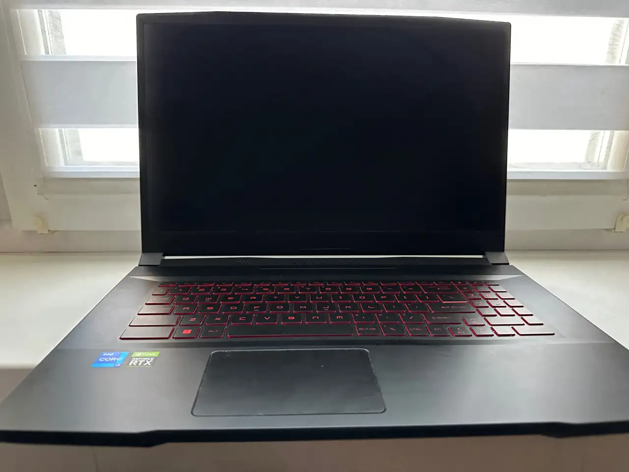 Ноутбук MSI Katana GF76 11UE-262PL, фотография 2