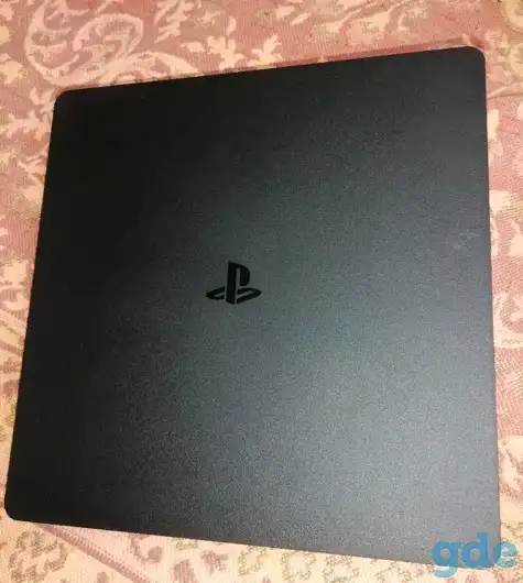 PS4 SLIM 500 GB + 2 геймпада, фотография 1