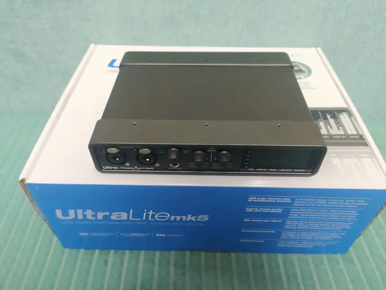 MOTU UltraLite MK5 ( Аудиокарта , Аудиоинтерфейс ), фотография 1