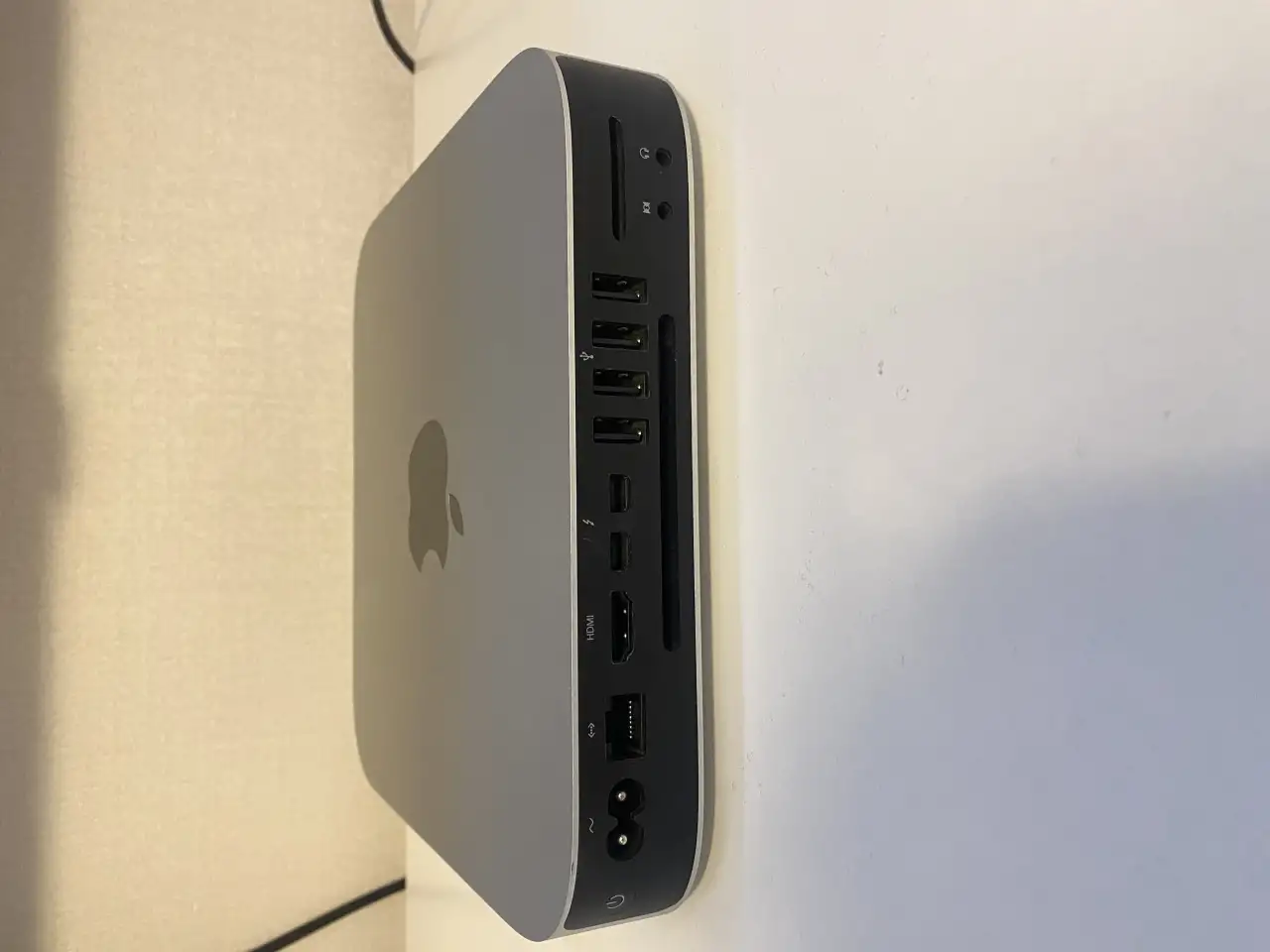 Mac mini 16/256 intel core i7, фотография 2