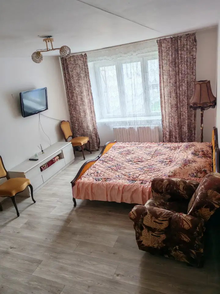 Сдаётся квартира посуточно, Чапаева 20, фотография 1