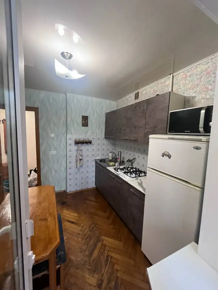 3-х комнатная квартира на сутки, 17 мкр. 13 д., фотография 3