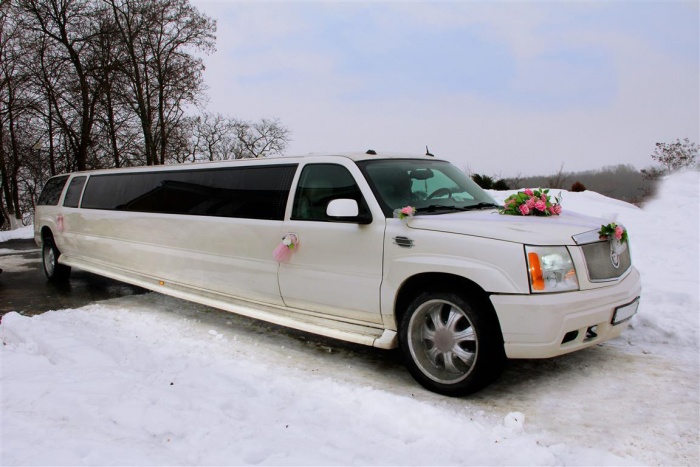 Прокат лимузинов Lincoln Town Car и джипа Cadillac Escalade лимузина в Гомеле., фотография 1