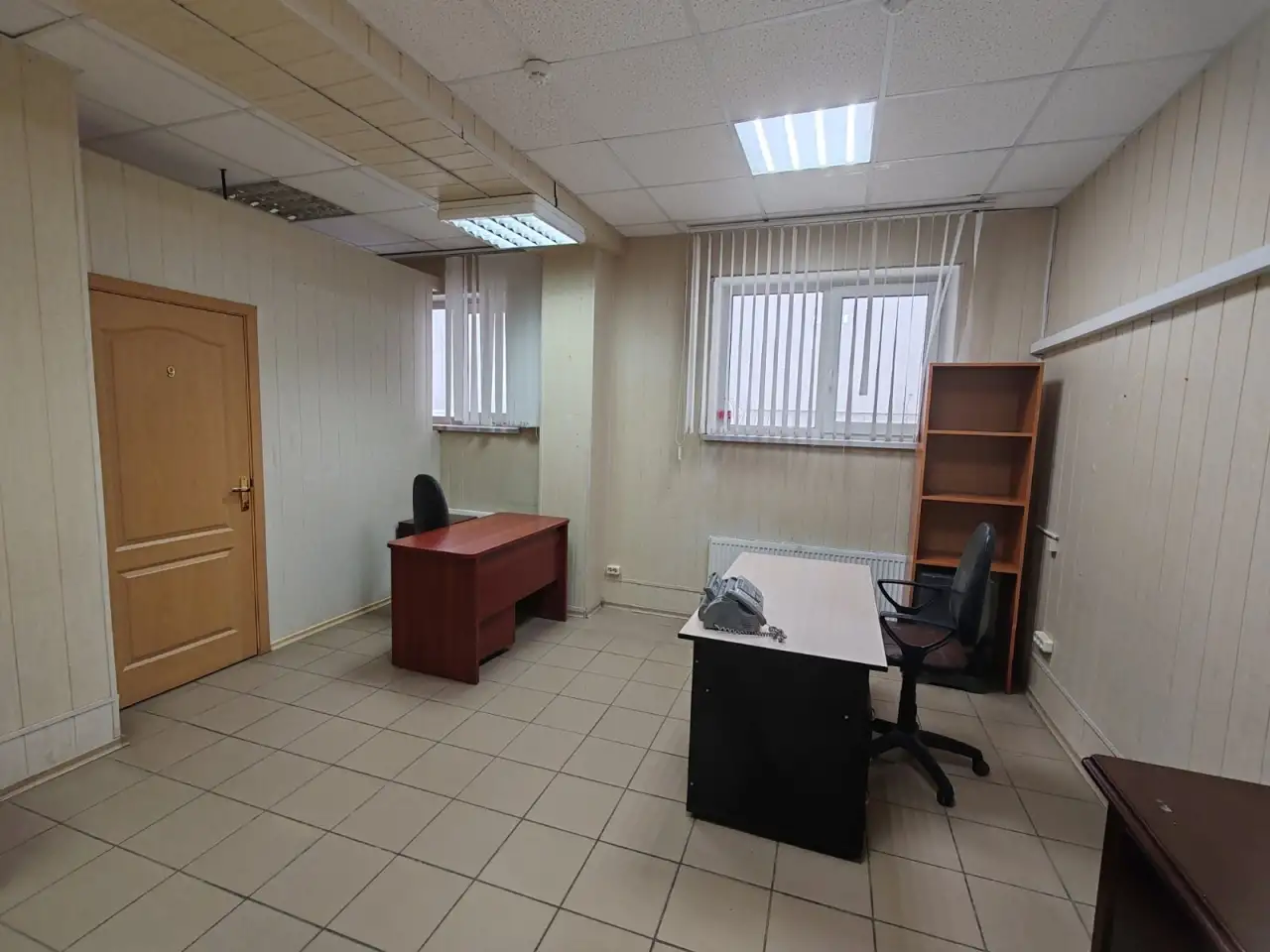 Продажа двухкомнатного офиса с арендаторами, ул.Якубова 10, фотография 1