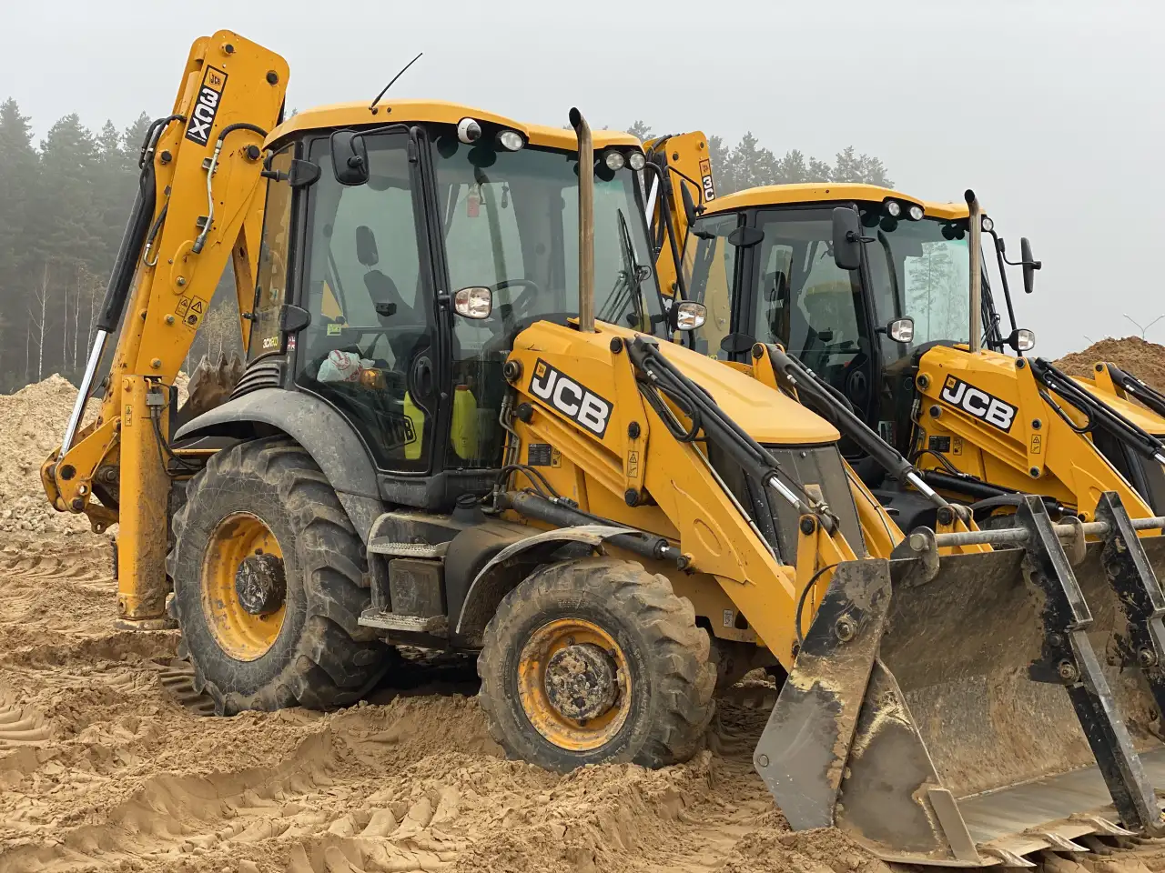 Аренда экскаватора-погрузчика jcb в Жодино, фотография 3