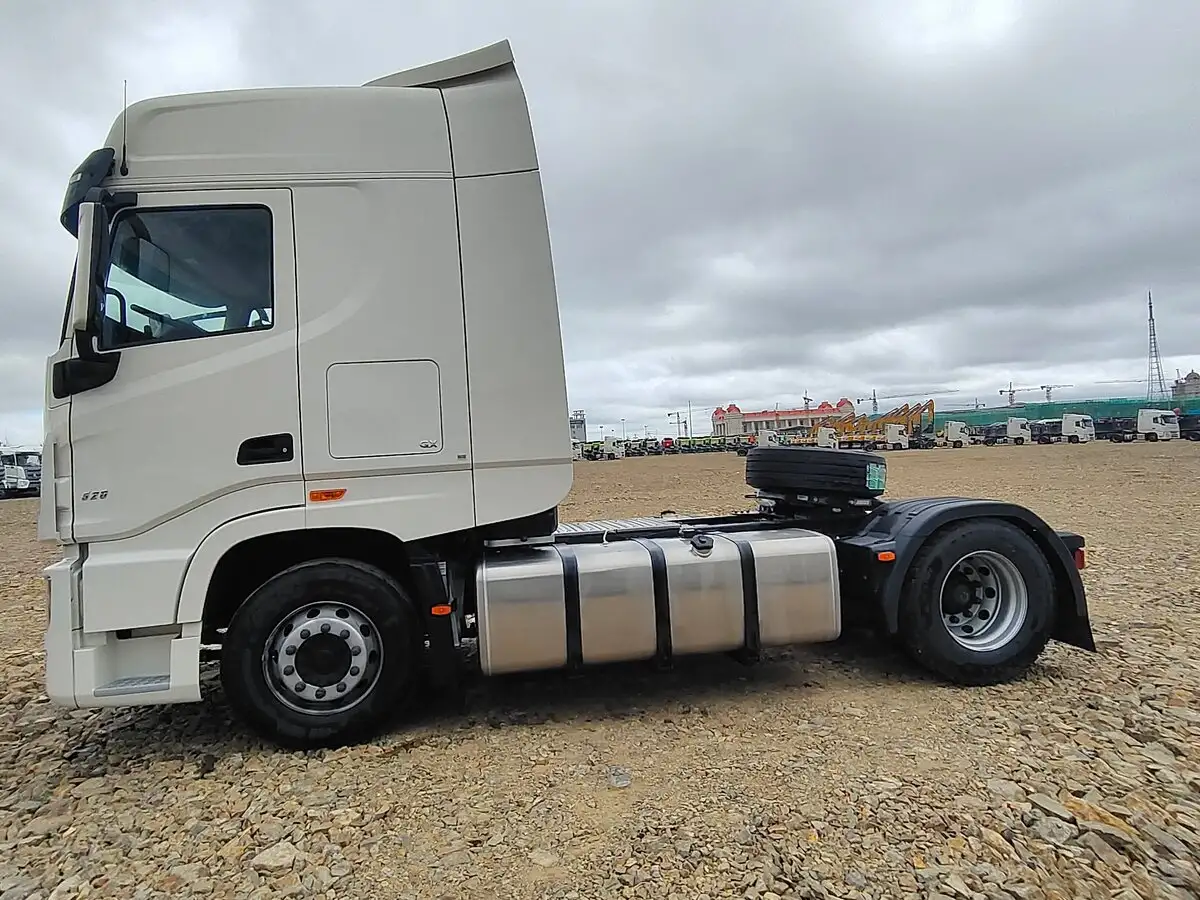 Новый тягач Dongfeng DFH4180, фотография 3