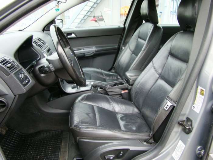 Роскошный Volvo S40 2.4 i, фотография 8
