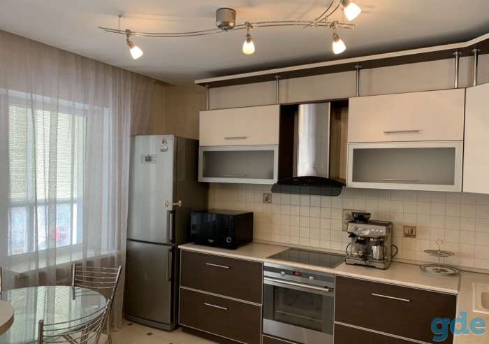 Продаю двухкомнатную квартиру с хорошим ремонтом, Горелика 63, фотография 1