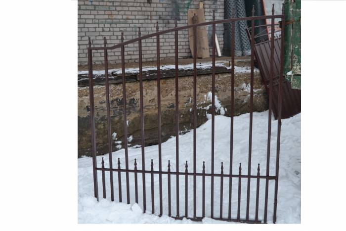 Сварные ворота из трубы с декоративными элементами, фотография 1