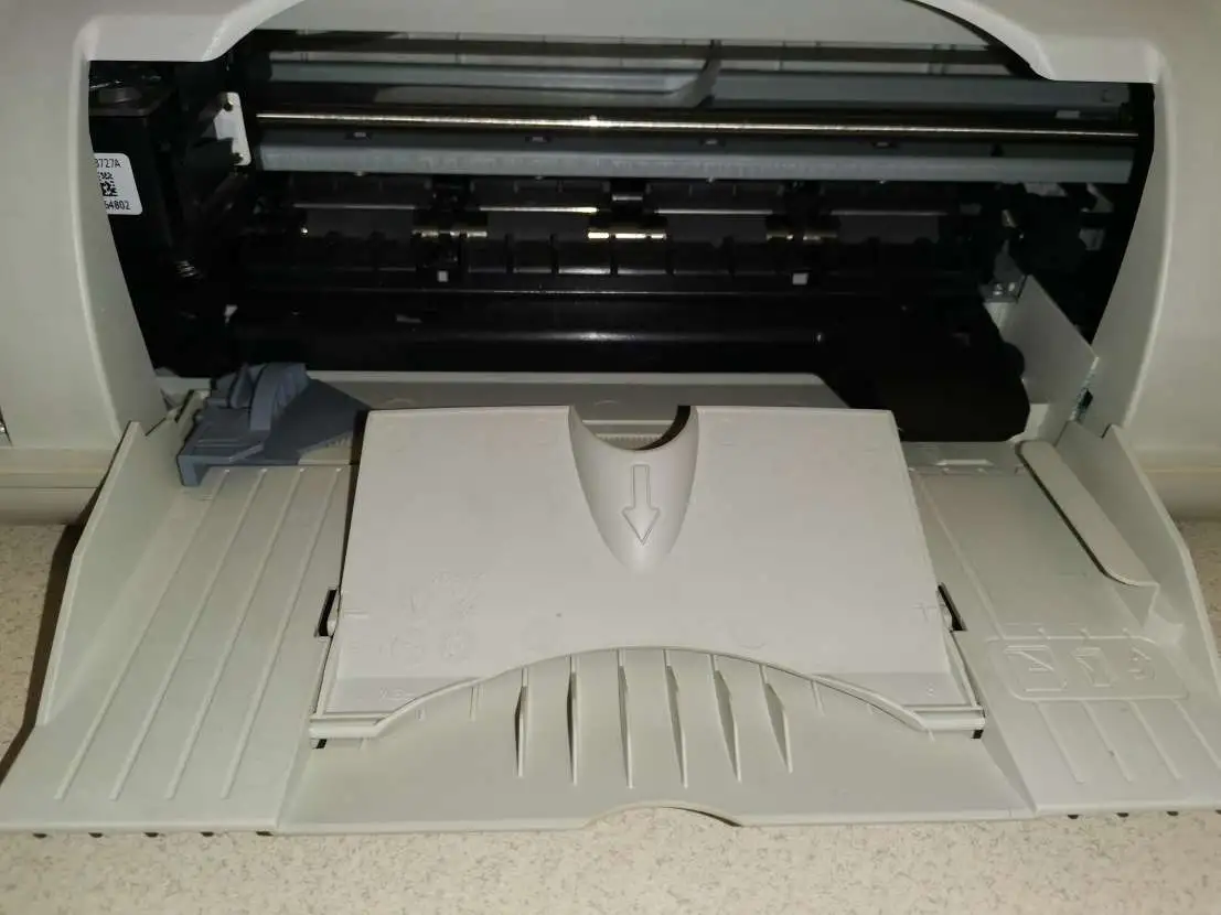 струйный цветной принтер модель HP Deskjet 3325, фотография 5