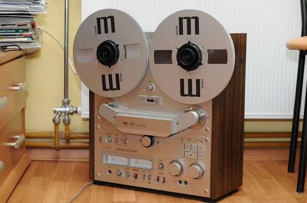 Катушечный магнитофон Akai GX-646, фотография 1