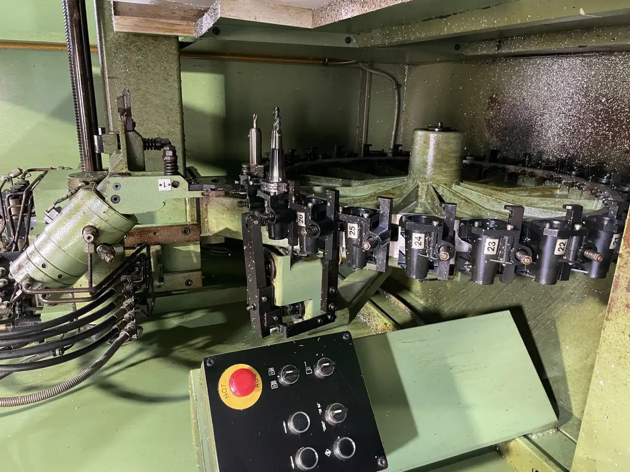Вертикальный фрезерный центр с чпу DECKEL FP 4 CCT CNC Б/у, фотография 2