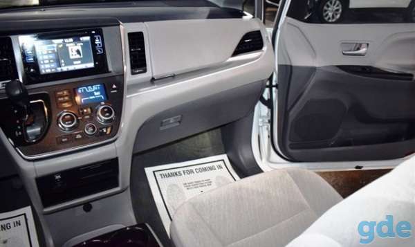 2017 Toyota Sienna for sell, фотография 6