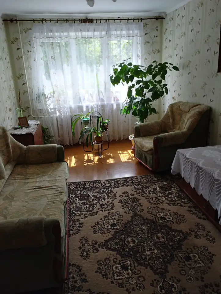 Сдам комнату в 3-комнатной квартире предпочтительнее девушке молодому специалисту или студентам, фотография 1