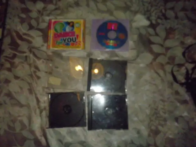 Продам пустые футляры к DVD-дискам и CD-дискам , а также диски DVD с фильмами  и два музыкальных диска CD-R, фотография 3