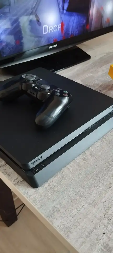 PS 4 slim 1 т, фотография 1