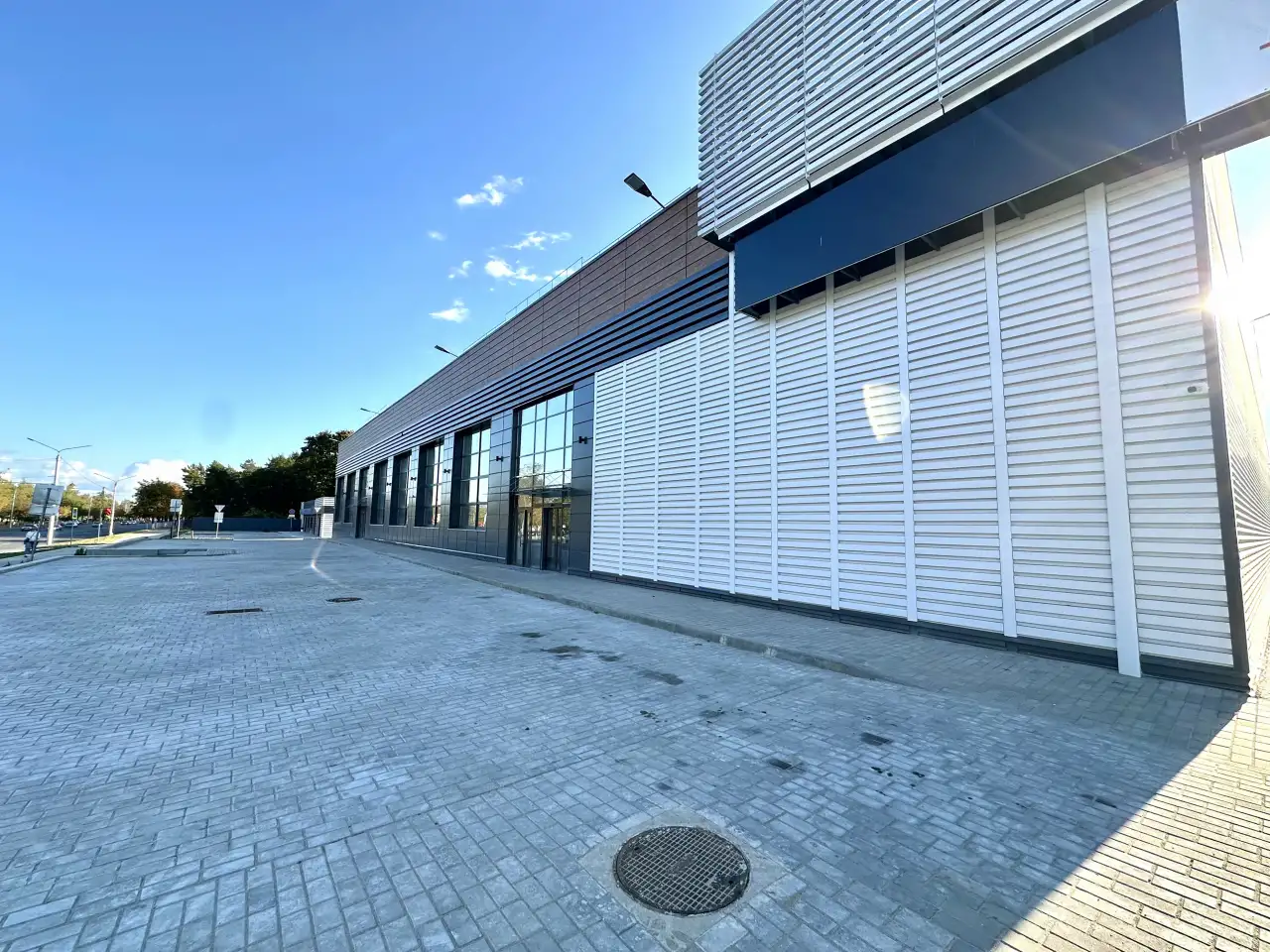 Аренда торгового  складского помещения от 900 м2 до 1800 м2, фотография 3