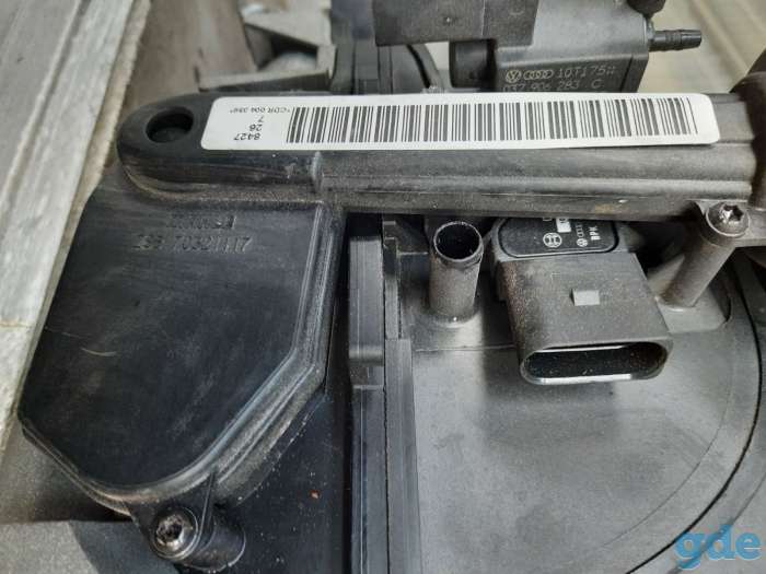 Коллектор впускной AUDI 4.2 FSI, фотография 3