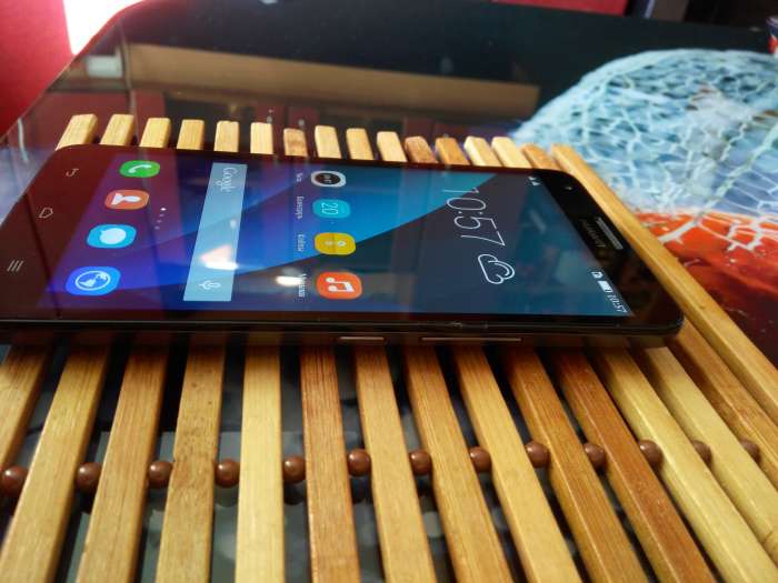 Телефон Huawei Ascend G750 (Honor 3X), фотография 5