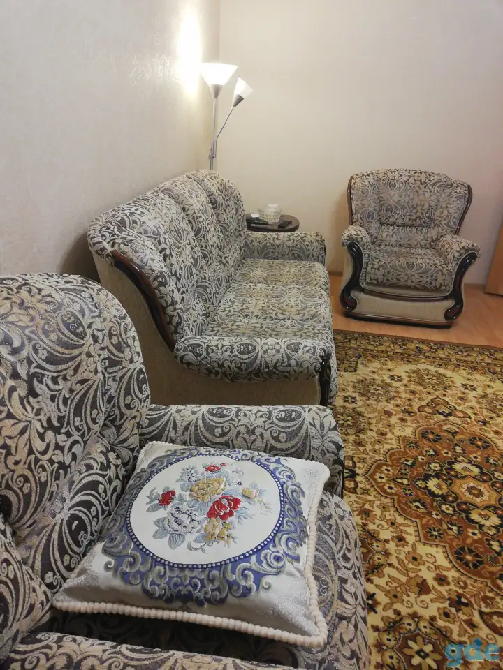 Продам мягкий уголок диван и 2 кресла, фотография 1