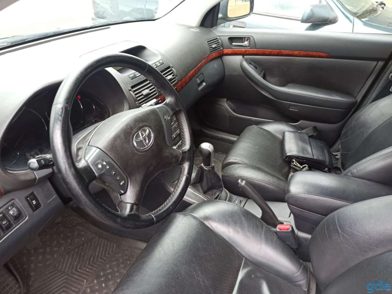 Машина Toyota Avensis, фотография 6